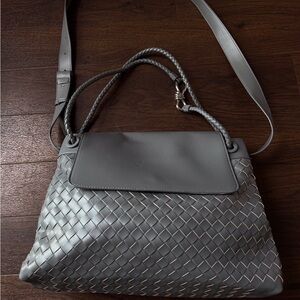 Chic Gray Woven Shoulder Bag